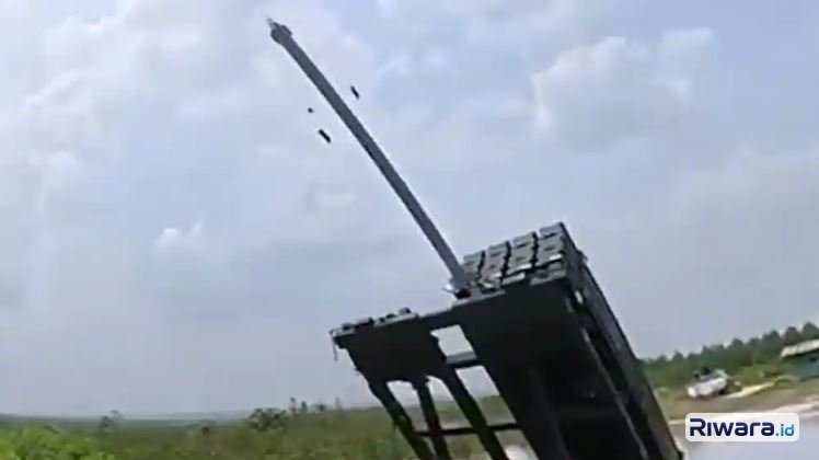 Unit rudal TRLG-122 buatan Roketsan Turki